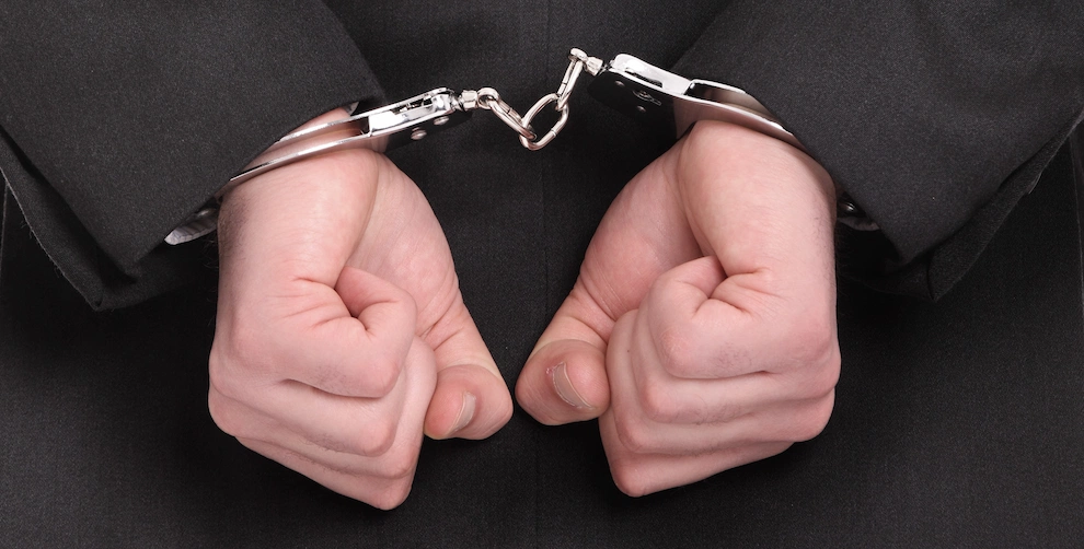 Görevi kötüye kullanma